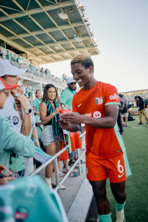 Temwa Chawinga Signing For Fans